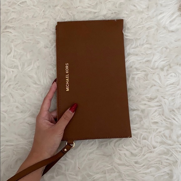 Brand New Michael Kors clutch - Picture 5 of 5